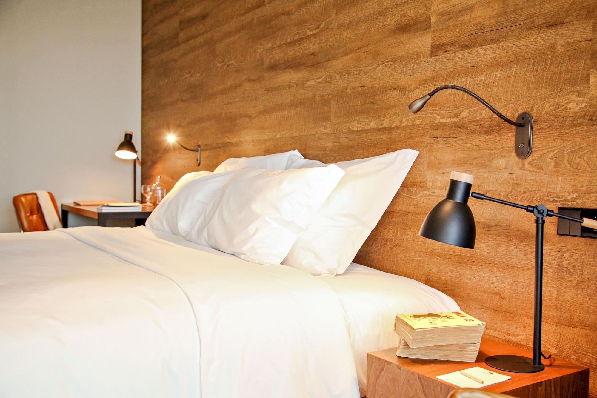 阿佐尔酒店 蓬塔德尔加达 外观 照片 A wall light