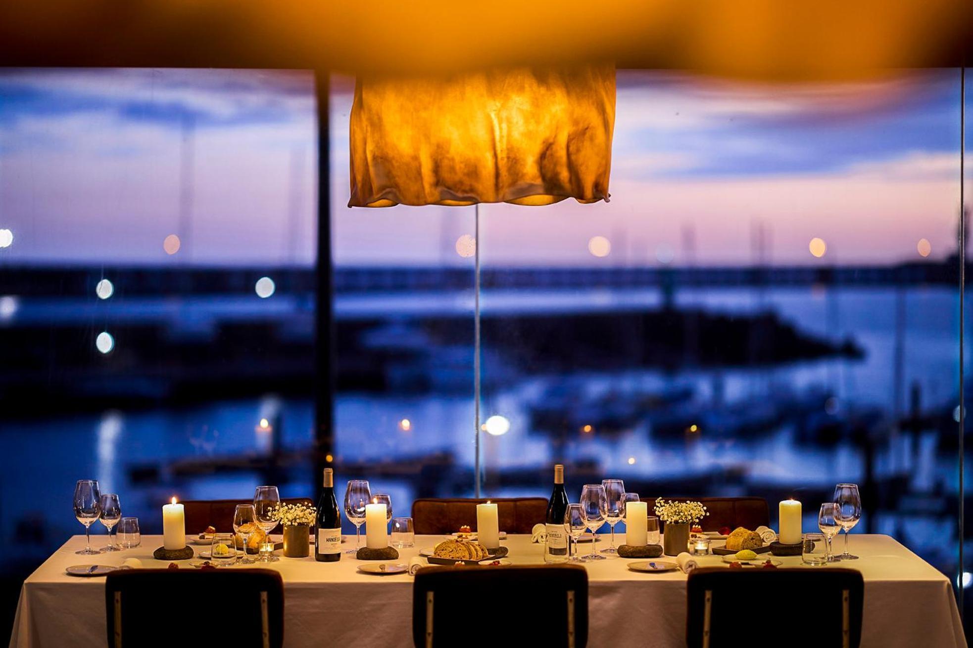 阿佐尔酒店 蓬塔德尔加达 外观 照片 The restaurant at the Hotel du Cap-Eden-Roc